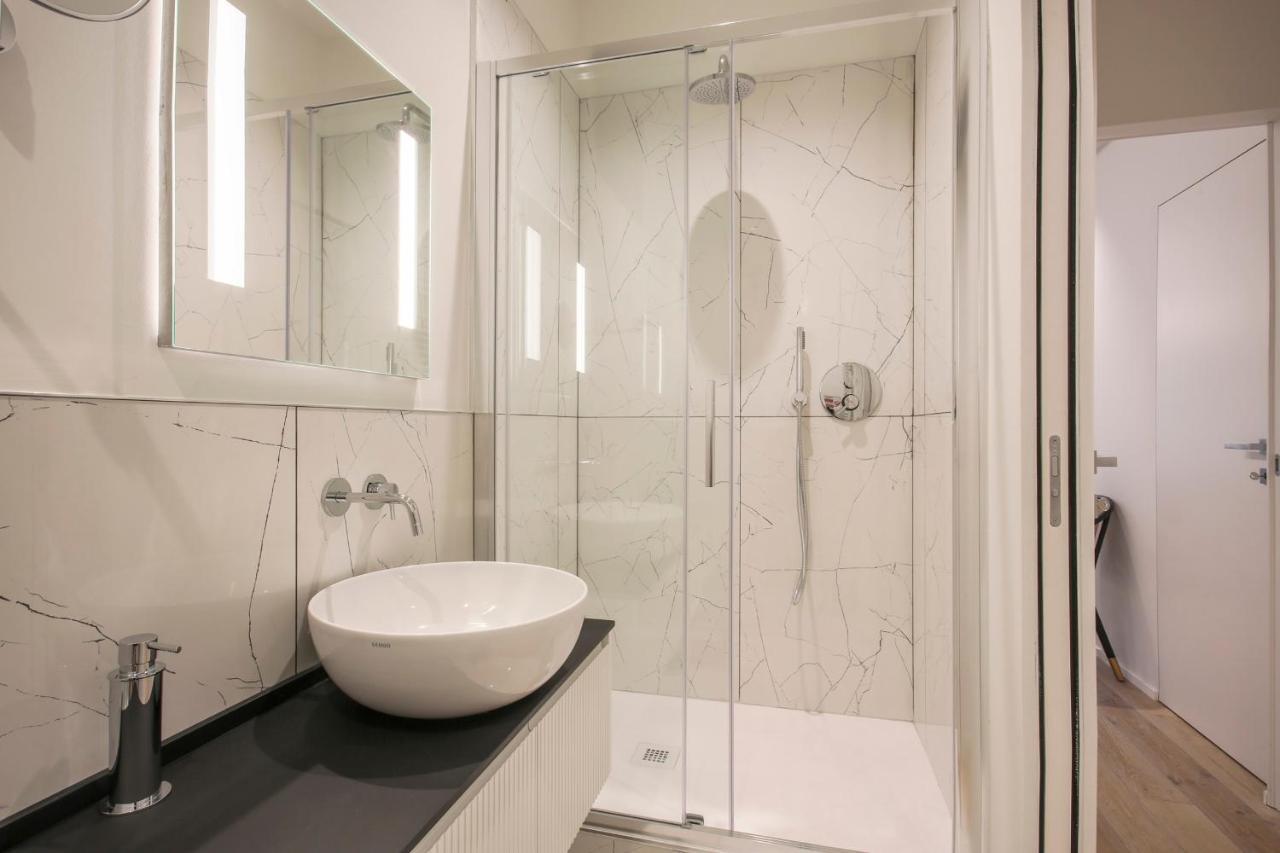 Repubblica Suite Ii-Hosted By Sweetstay Milano Esterno foto